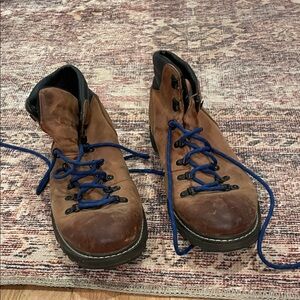 Sorel Brown Leather Boots with Blue Laces